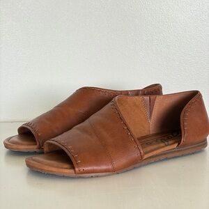 Zodiac Brown Yani D'Orsay Peep Toe Flats Sandals - Size 8.5